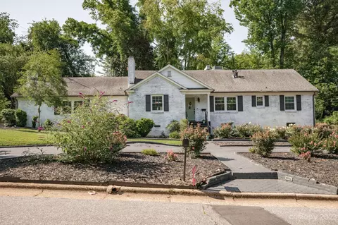 631 W 9th St, Newton, NC 28658