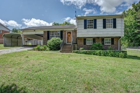 101 Shady Bluff Dr, Gastonia, NC 28052