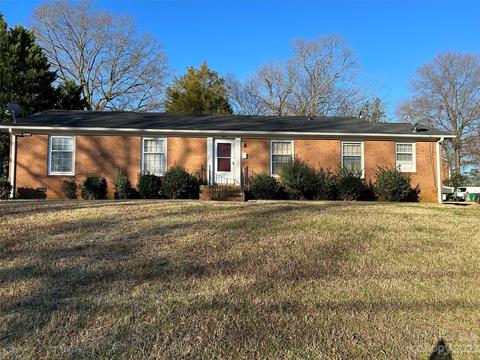 6610 Woodstream Dr, Charlotte, NC 28210