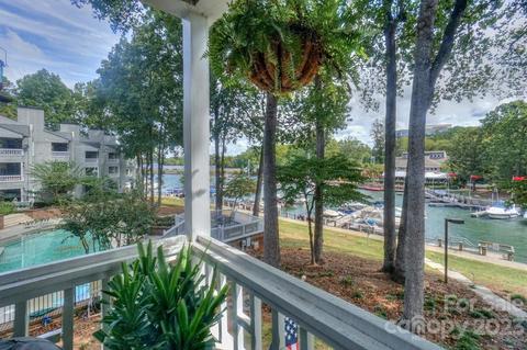 211 Northwest Dr, Davidson, NC 28036