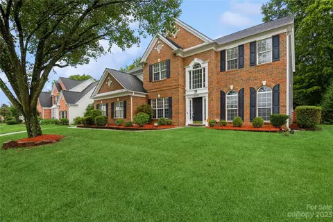 10840 Knight Castle Dr, Charlotte, NC 28277