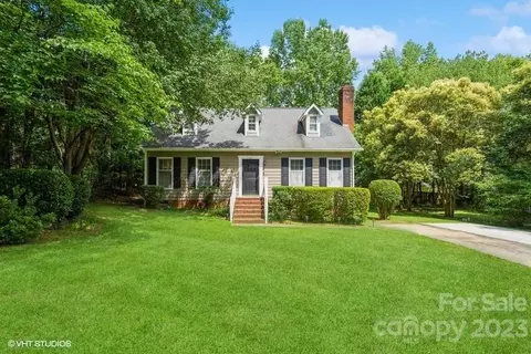 6618 Farrington Ln, Charlotte, NC 28227