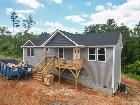 435 S Vineyard Village Dr, Old Fort, NC 28762