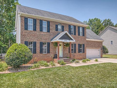 1034 Briarmore Dr, Indian Trail, NC 28079
