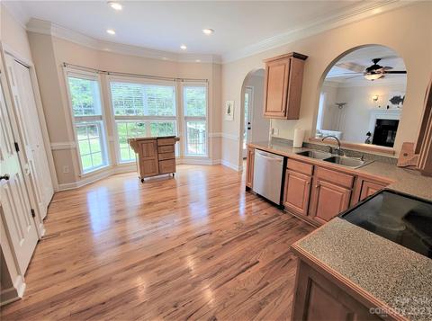 6530 Emory Dr, Hickory, NC 28601 photo 22