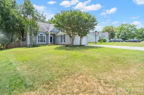 13836 Poppleton Ct, Charlotte, NC 28273 photo 3