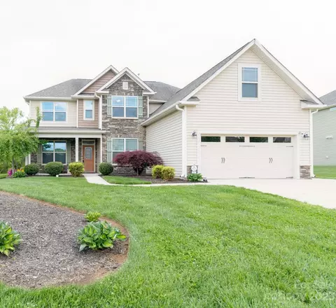 212 Club Sq, Whitsett, NC 27377