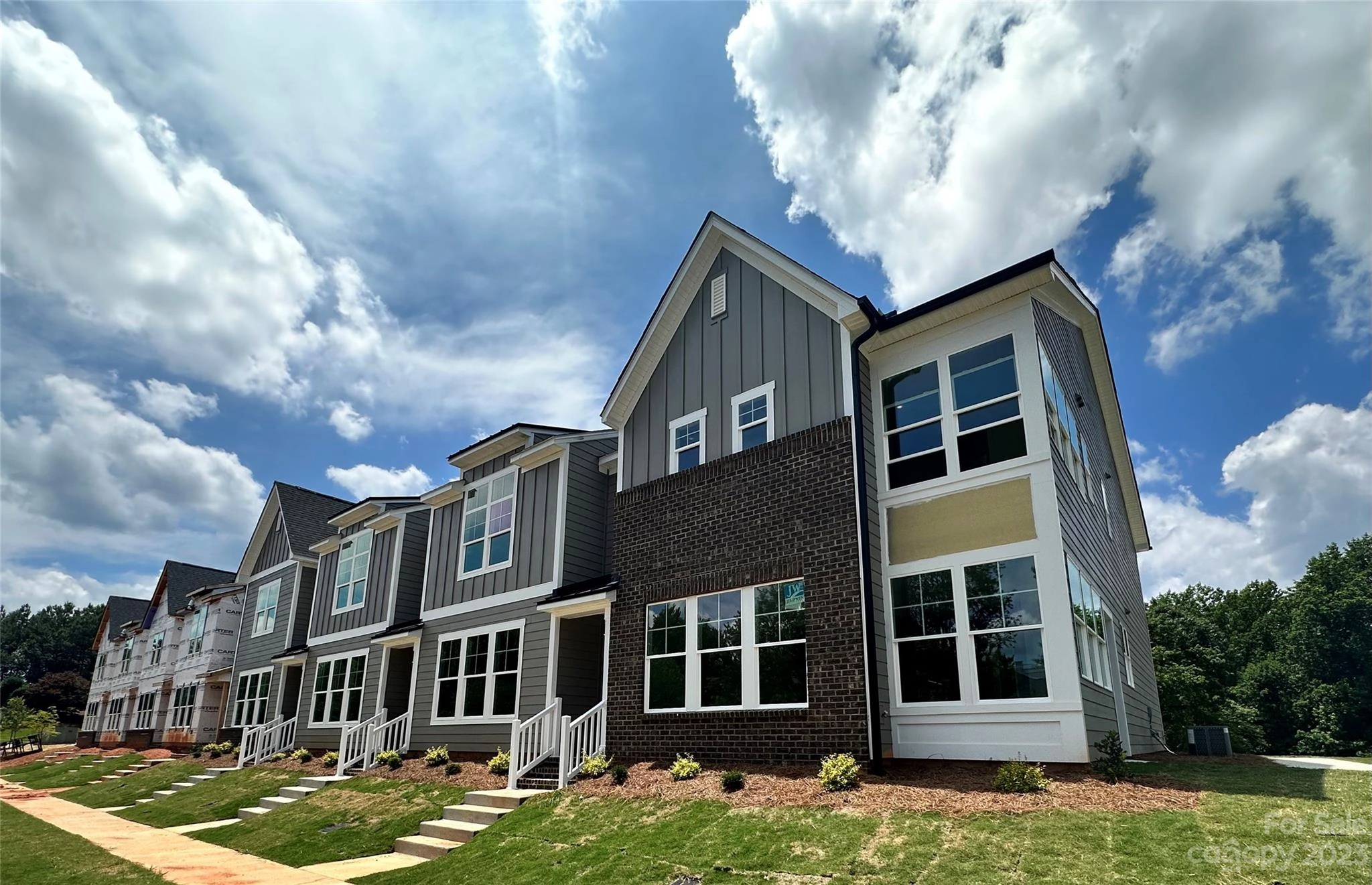 143 Carriage Club 104 Dr Unit 104  