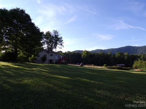 217 Hookers Gap Rd, Candler, NC 28715