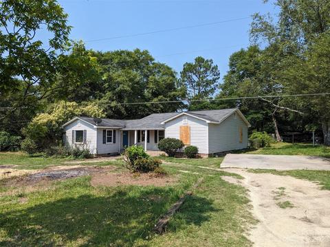 1445 Horsehead Ln, Lugoff, SC 29078