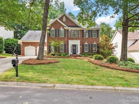 708 Coachman Dr, Waxhaw, NC 28173