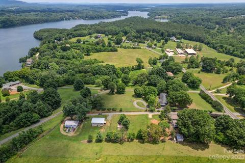 4643 16th Street Ne Dr NE, Hickory, NC 28601