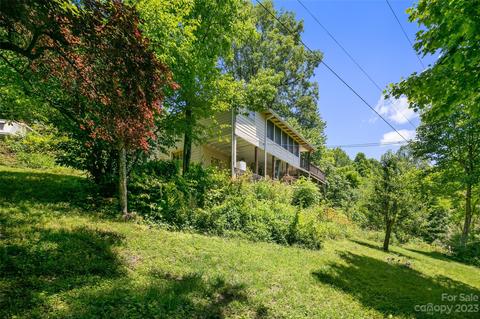 193 Mountain Page Rd, Saluda, NC 28773