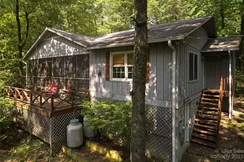 185 Harvey Osteen Rd, Zirconia, NC 28790