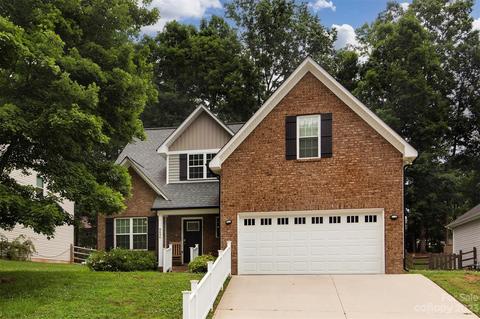 8406 Bampton Dr, Concord, NC 28027