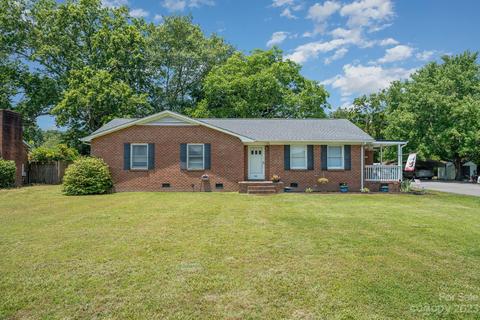 102 Clinton Ave, Clover, SC 29710