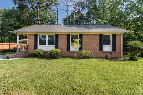 308 Edgeland Dr, Matthews, NC 28105