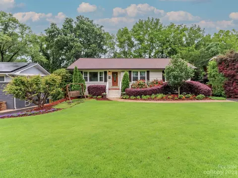 6500 Candlewood Dr, Charlotte, NC 28210