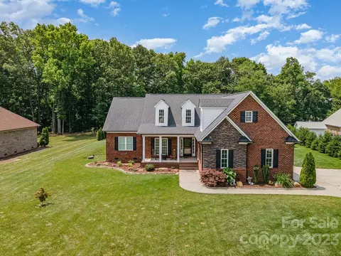 1906 Scuffle Hill Dr, Monroe, NC 28110