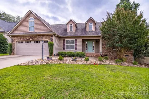 861 Affirmed Dr, Boiling Springs, SC 29316