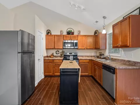 2002 Laurel Creek Ln, Monroe, NC 28110 photo 6