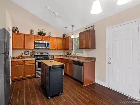 2002 Laurel Creek Ln, Monroe, NC 28110 photo 5