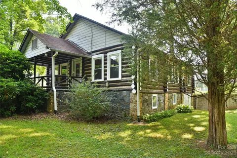 742 Asbury Rd, Candler, NC 28715
