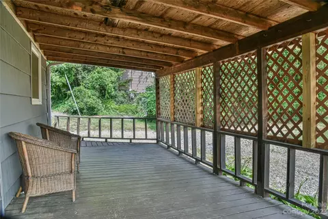 23 Holbrook Rd, Candler, NC 28715 photo 3