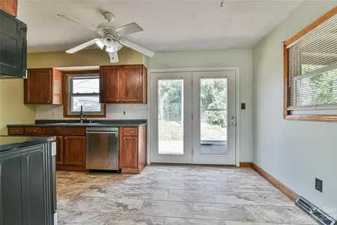 23 Holbrook Rd, Candler, NC 28715 photo 5