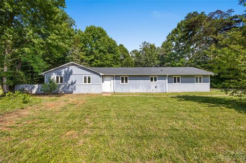 8029 Steele Creek Rd, Charlotte, NC 28217