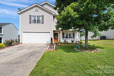 708 Overlook Rd, Lowell, NC 28098