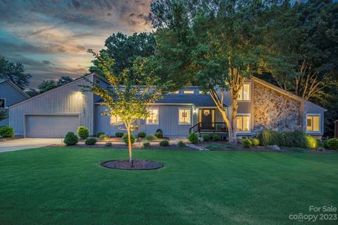 8401 Raintree Ln, Charlotte, NC 28277