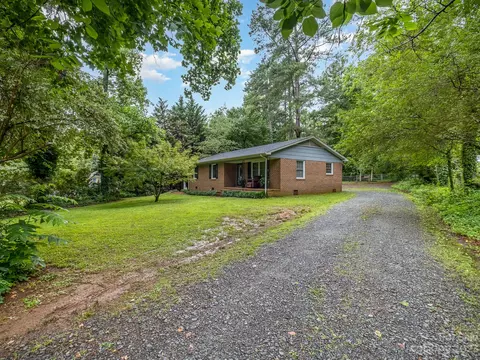 648 Blacksnake Rd, Stanley, NC 28164 photo 3