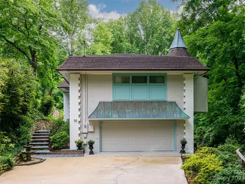 127 Brunswick Dr, Waynesville, NC 28786