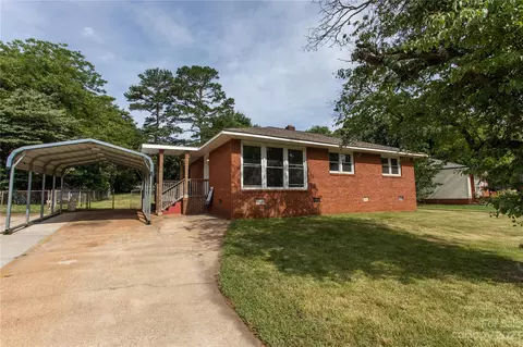 424 Sharview Cir, Charlotte, NC 28217