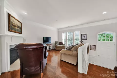 917 Lyndley Dr, Fort Mill, SC 29708 photo 4