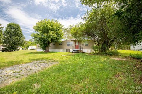 412 Sumter St, Clover, SC 29710 photo 2
