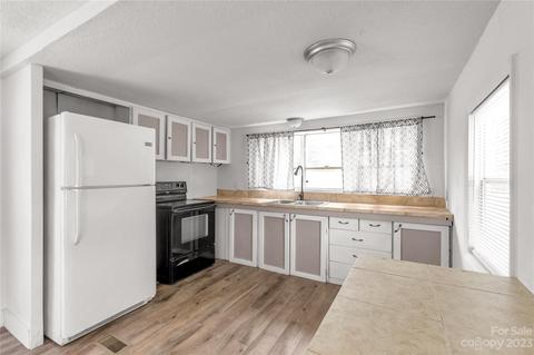 412 Sumter St, Clover, SC 29710 photo 9
