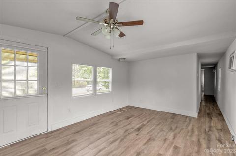 412 Sumter St, Clover, SC 29710 photo 5