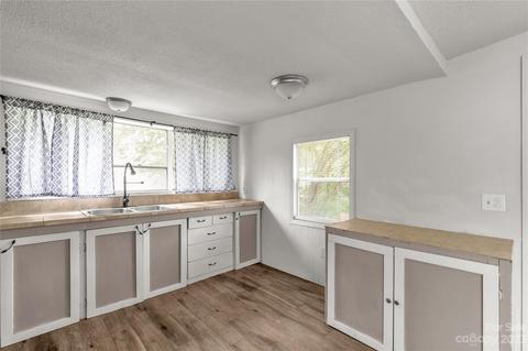412 Sumter St, Clover, SC 29710 photo 10
