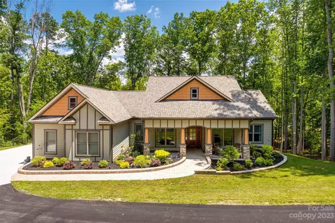 361 Squirrel Ln, Clover, SC 29710 photo 2