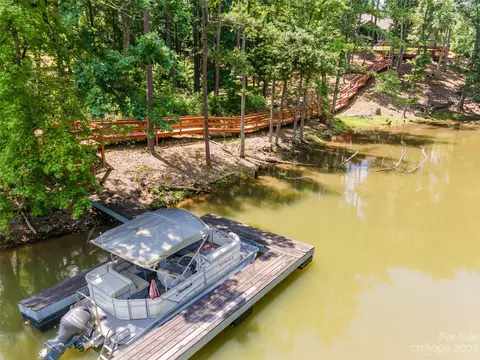 361 Squirrel Ln, Clover, SC 29710 photo 4