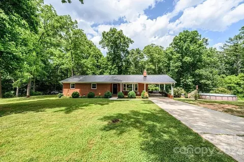 106 Parker Ln, Morganton, NC 28655