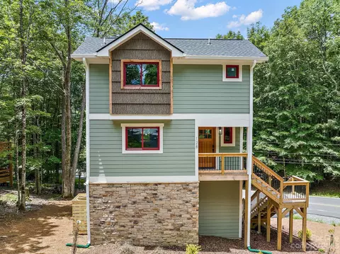128 Hemlock Cir, Beech Mountain, NC 28604