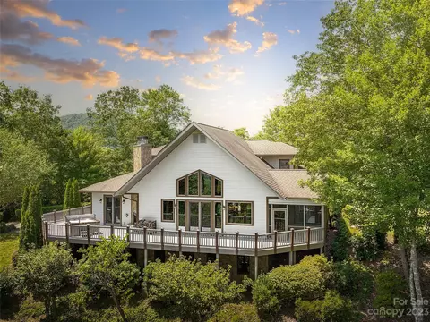 409 Briarcliff Dr, Sylva, NC 28779