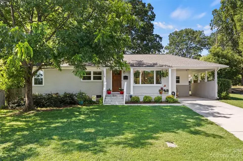 2534 Elkwood Cir, Charlotte, NC 28205