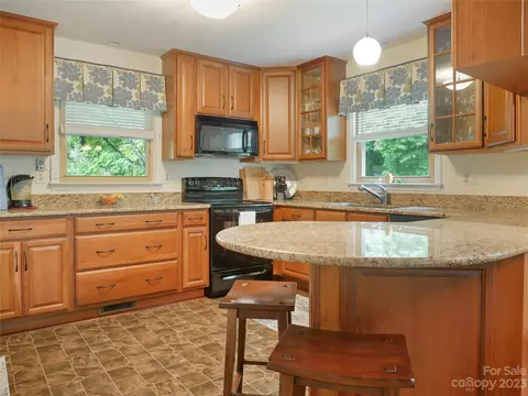 96 Le Blanc Squirrel Trl, Etowah, NC 28729