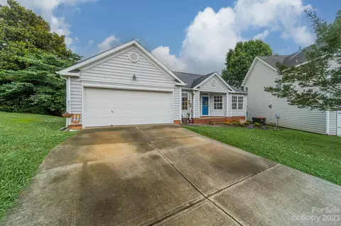 206 Strawberry Knoll Dr, Fort Mill, SC 29715