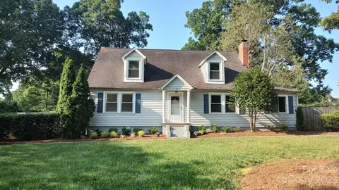 6525 Old Mt Holly Rd, Charlotte, NC 28214