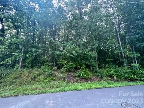 605 Saint Cloud Dr, Statesville, NC 28625